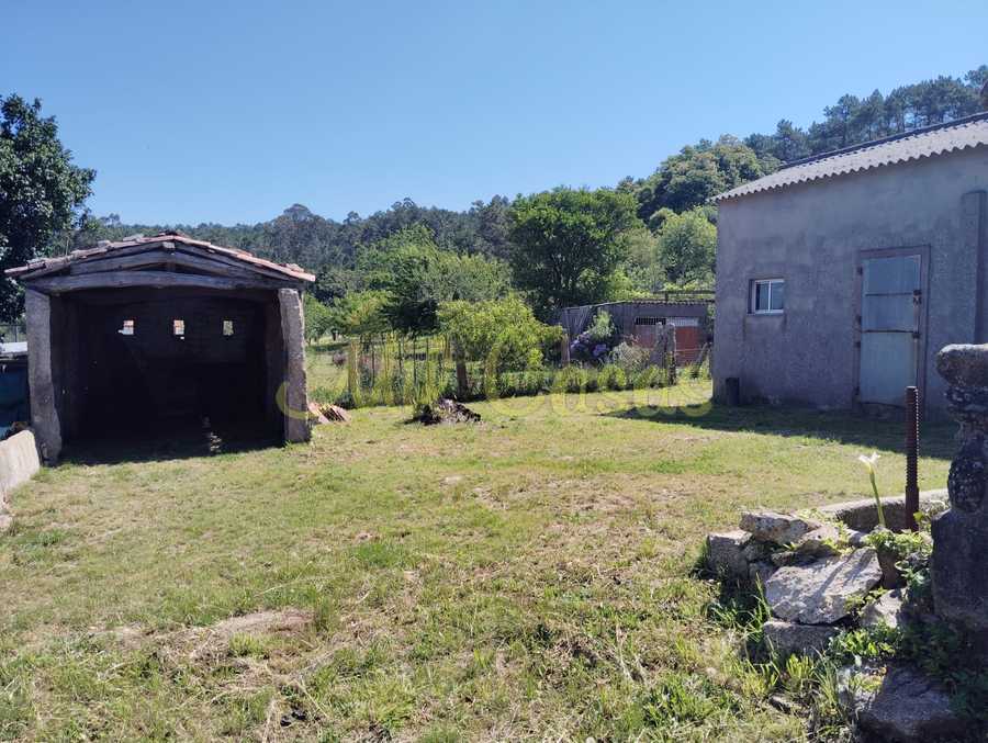 Finca detras casa